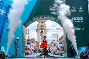 BIB: 
                            <button type="button" onclick="openModal(24868091)" class="btn btn-primary btn-sm float-right btn-popup" data-toggle="modal" data-target=".modal-high-quality">
                        <i class="fas fa-shopping-cart"></i> Add to Cart
                    </button>
                                            <button type="button" onclick="isThisMe(24868091, true)" class="btn btn-success btn-sm float-right btn-popup btn-isme hidden" data-toggle="tooltip" data-placement="bottom" title="นี่คือรูปของคุณใช่ไหม คลิกที่นี่เพื่อเอาเข้าอัลบั้ม">
                        <i class="fas fa-plus"></i> Add to album
                    </button>
                    <button type="button" onclick="isThisMe(24868091, false)" class="btn btn-warning btn-sm float-right btn-popup btn-isnotme hidden">
                        <i class="fas fa-ban"></i> Remove from album
                    </button>